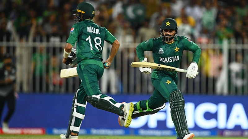 hafeez lambasts selectors for pakistan's star all-rounder's snub from t20 world cup squad